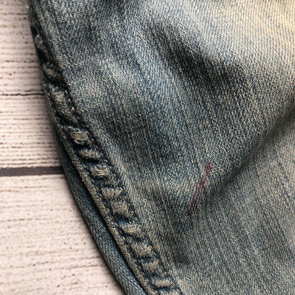 Levi’s | Distressed Jeans - Picture 3 of 5